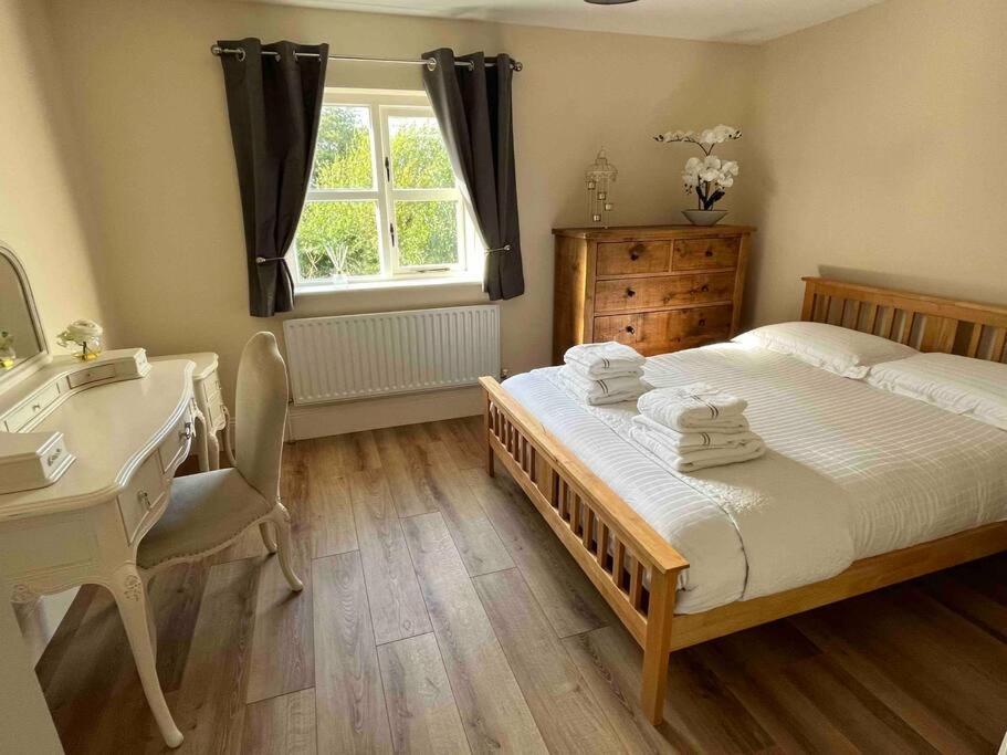 Hillcrest Lodge, Private Apartment On Lough Corrib, Oughterard Galway Exterior photo